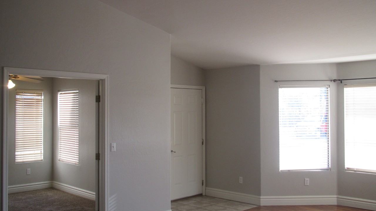 566 W Princeton Ave #NA - Photo 2 of 26