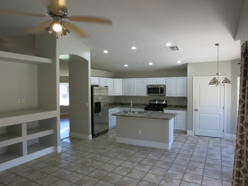 566 W Princeton Ave #NA - Photo 3 of 26