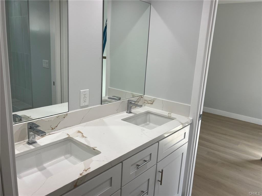 24837 Winlock Dr - Photo 2 of 6