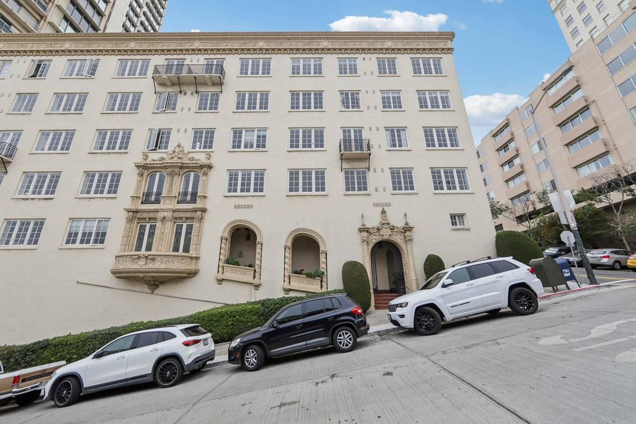 899 Green Street - Photo 6 of 23