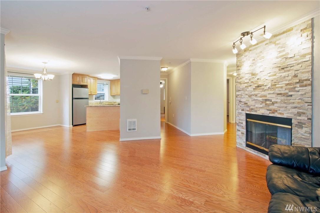 24018 26th Place South - Photo 4 of 11