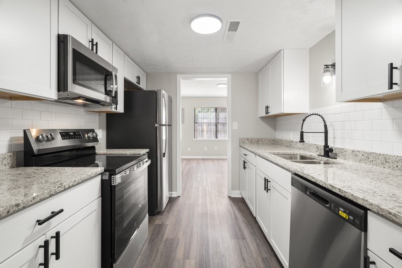 1209 Cave Spring Road Southwest - Photo 2 of 19