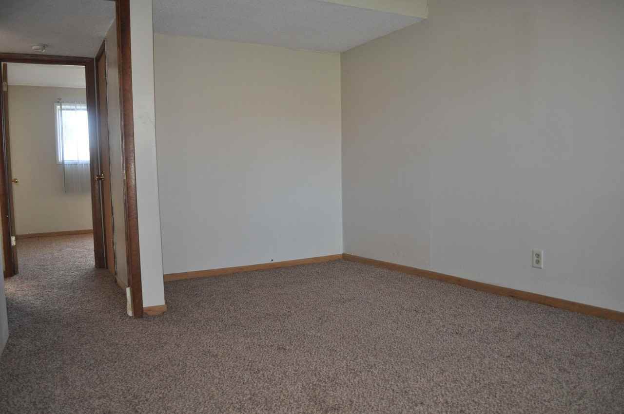 2102 Clarkview - Photo 7 of 14