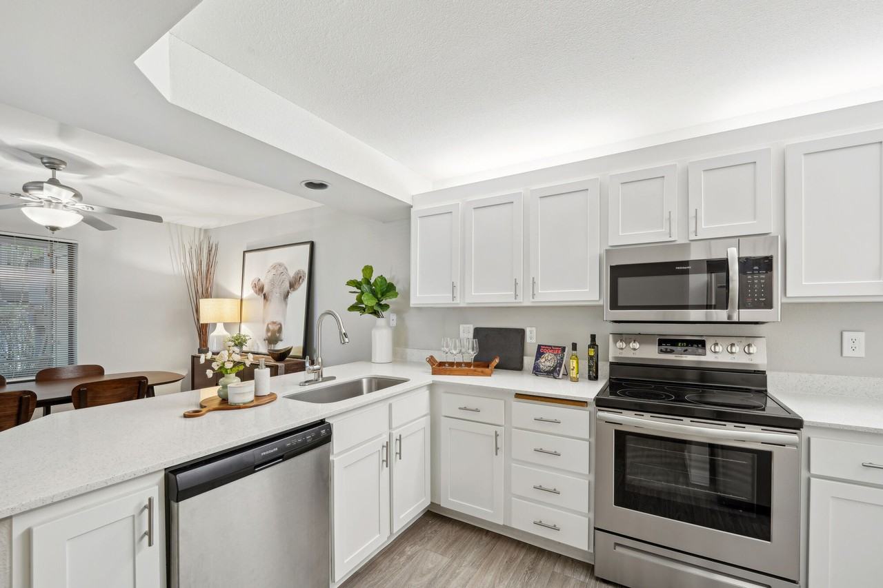 Oswego Pointe - Photo 5 of 43