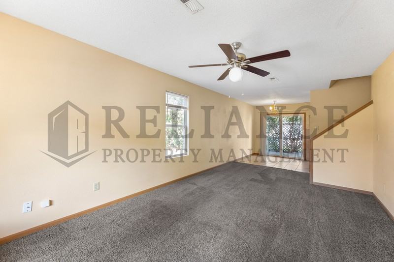 1136 N Richmond Ave - Photo 4 of 16