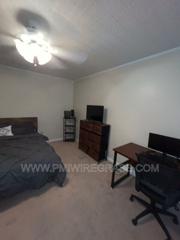 129 Brian Ct - Photo 2 of 32