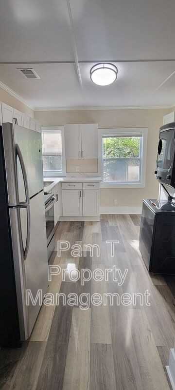 16 Helmken St - Photo 4 of 39