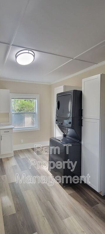 16 Helmken St - Photo 6 of 39