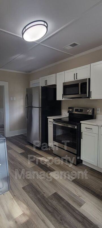 16 Helmken St - Photo 7 of 39