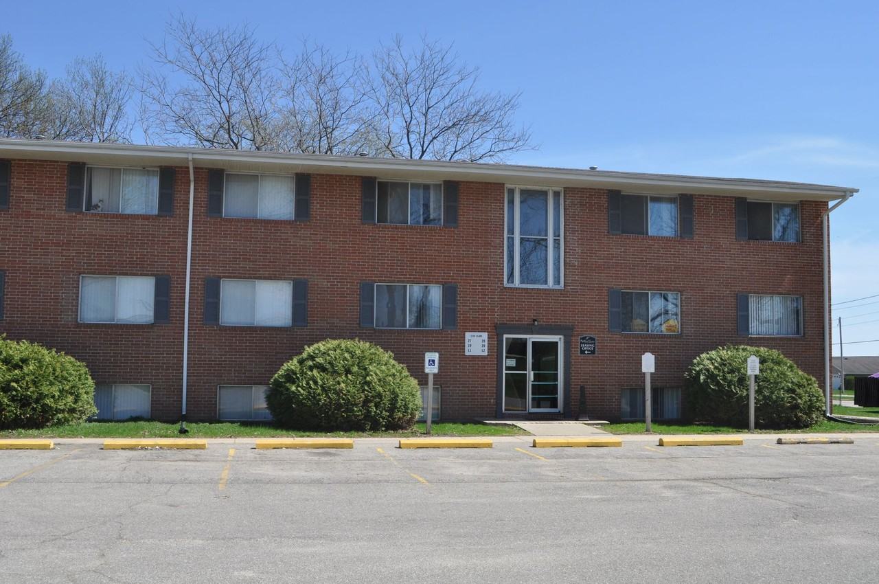 1000 Terrace - Photo 2 of 15