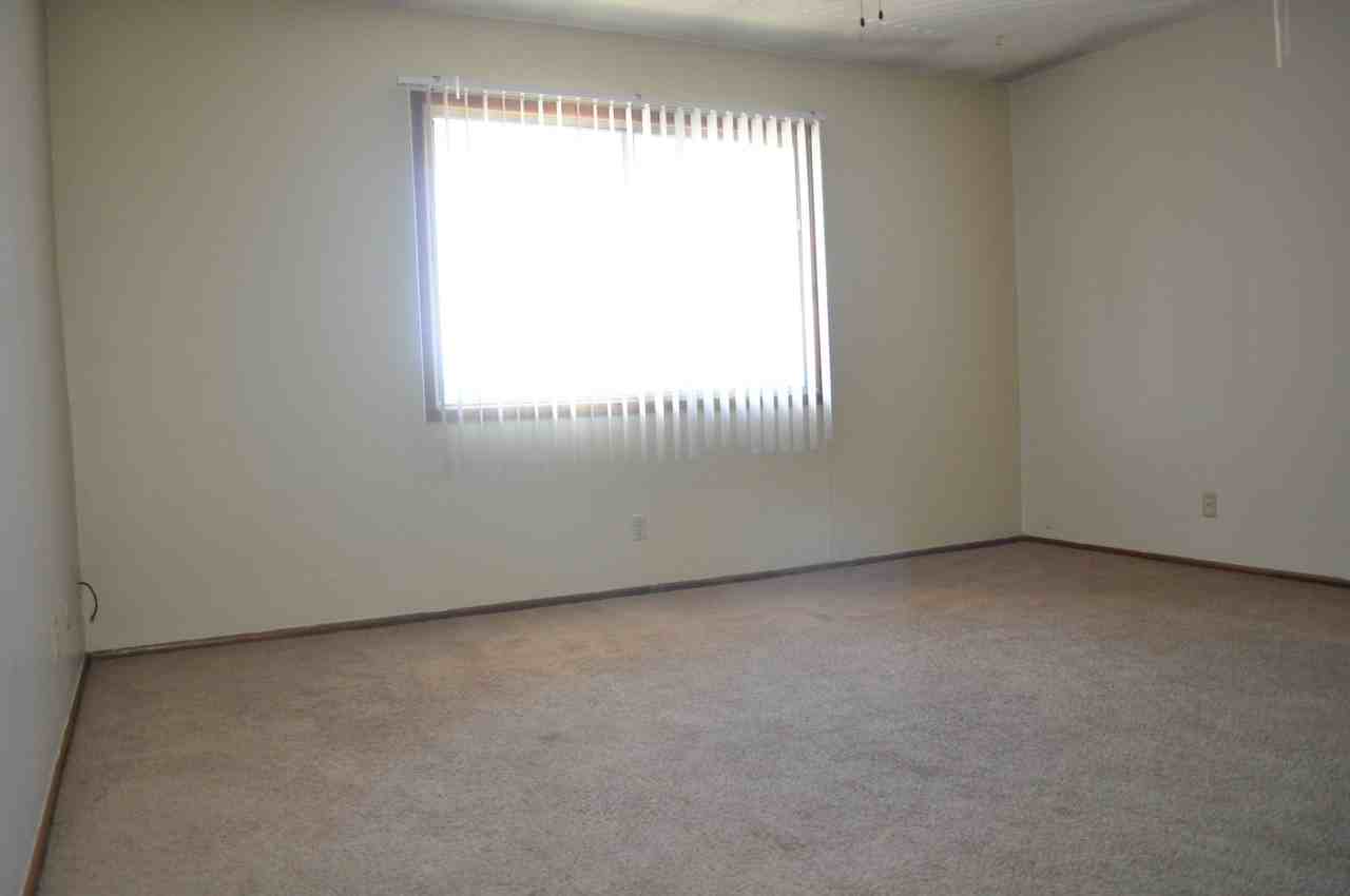 1000 Terrace - Photo 3 of 15