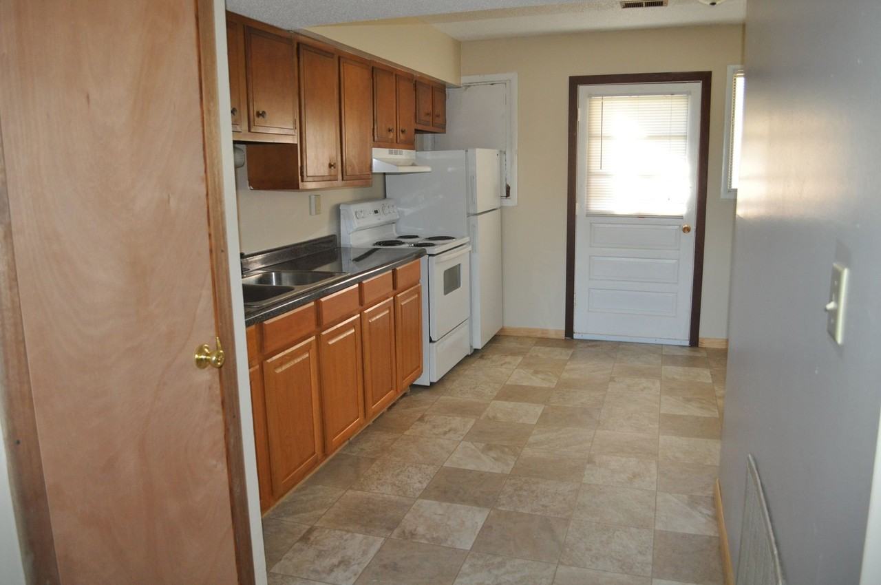 1000 Terrace - Photo 5 of 15