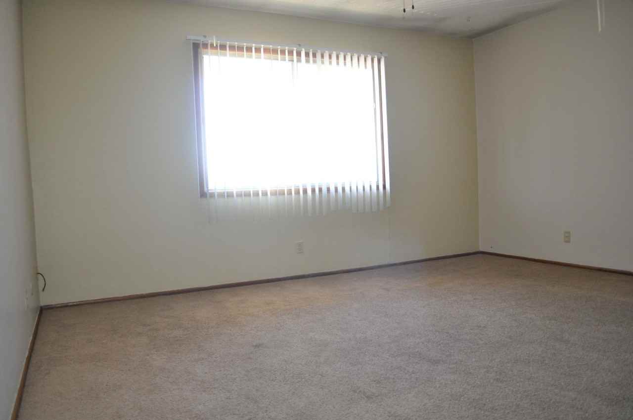 2107 Clark St - Photo 3 of 15