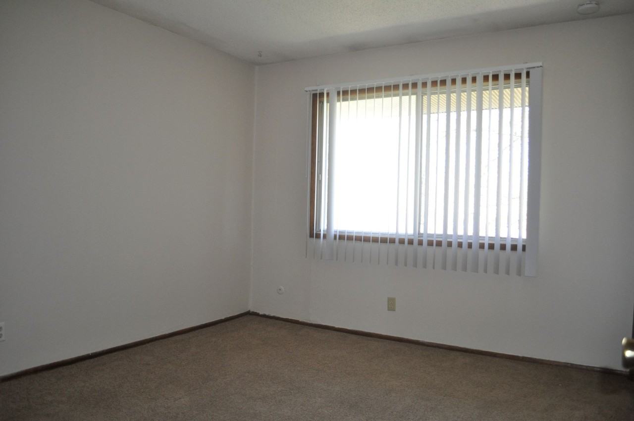 2107 Clark St - Photo 7 of 15