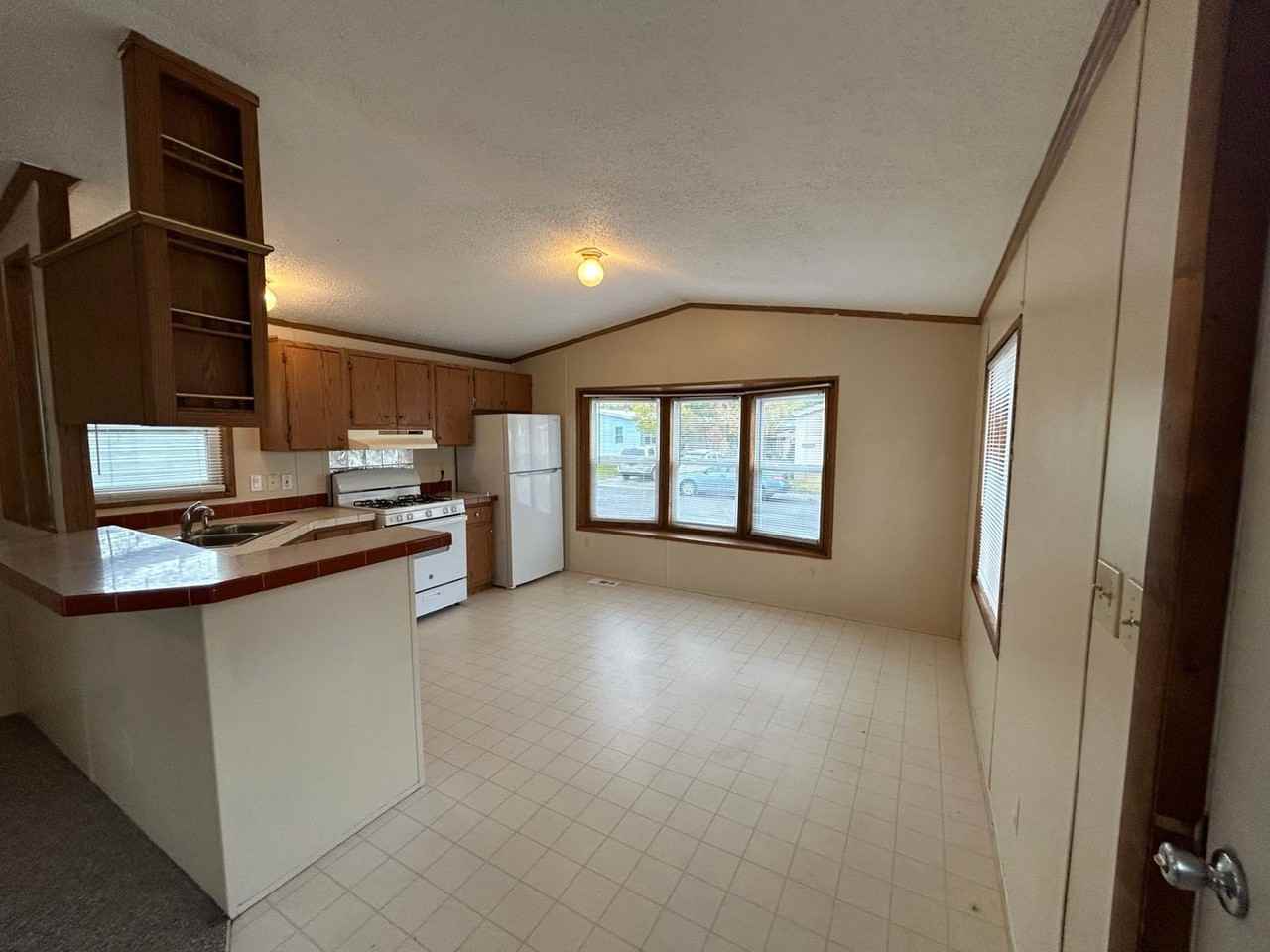 2315 Garnet Ave - Photo 5 of 50