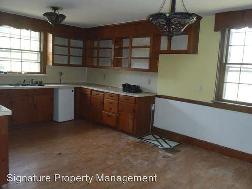 102 W Main St - Photo 3 of 5