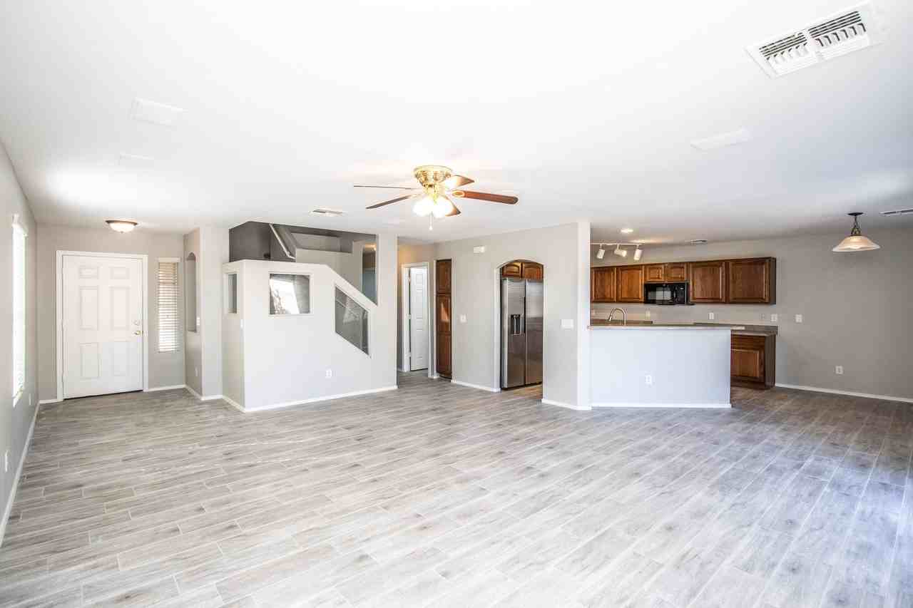 1478 E Stirrup Ln - Photo 3 of 33