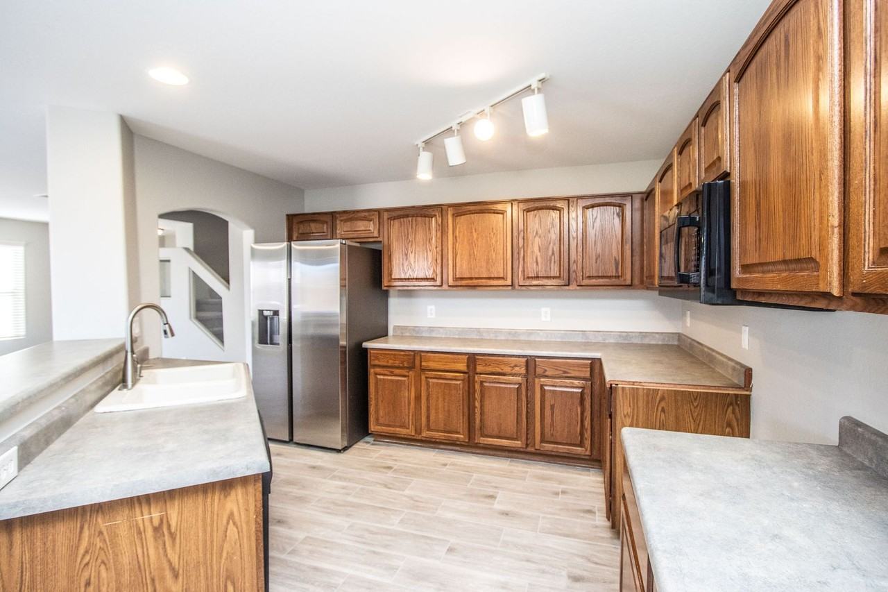1478 E Stirrup Ln - Photo 6 of 33