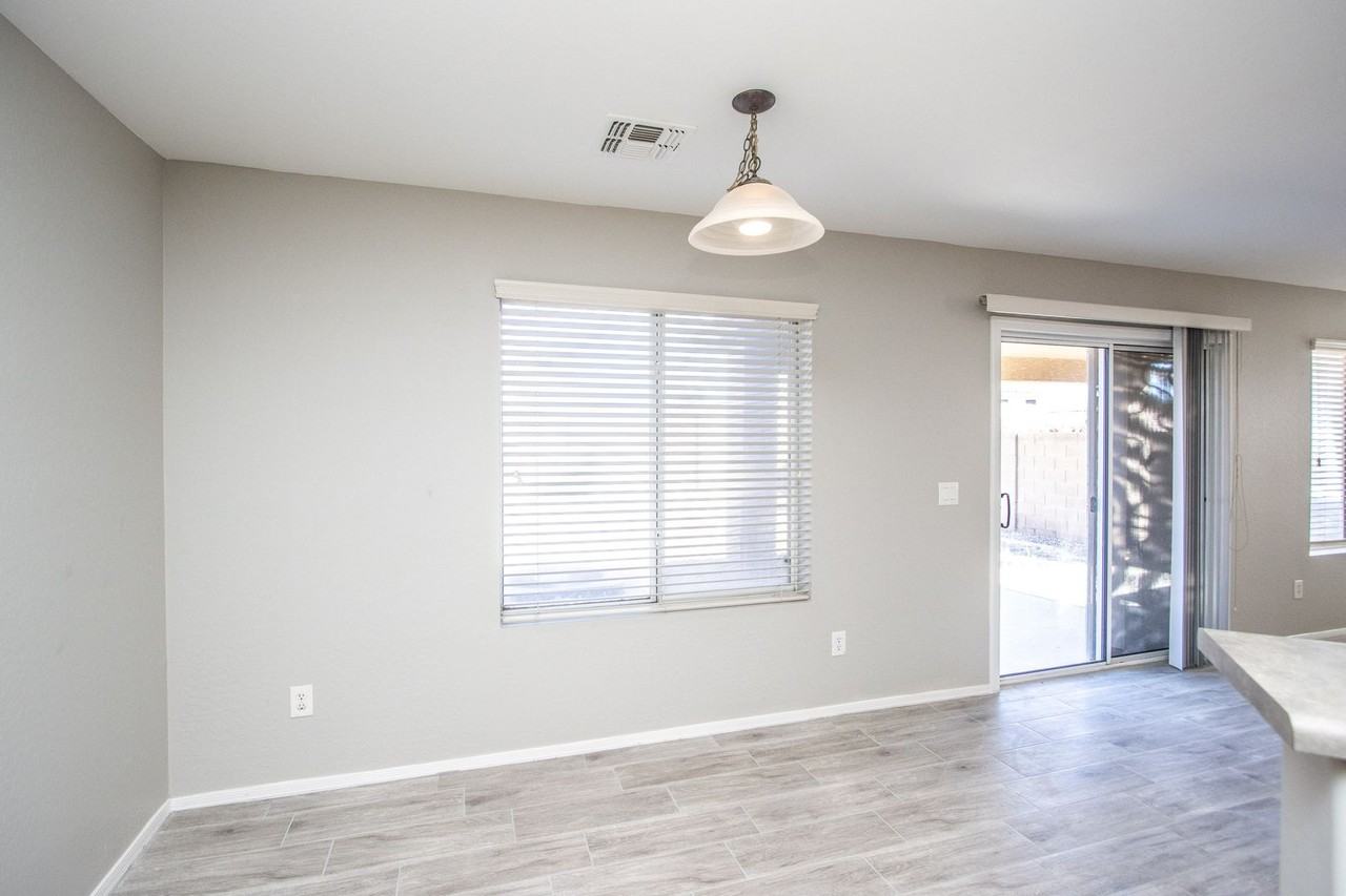 1478 E Stirrup Ln - Photo 7 of 33