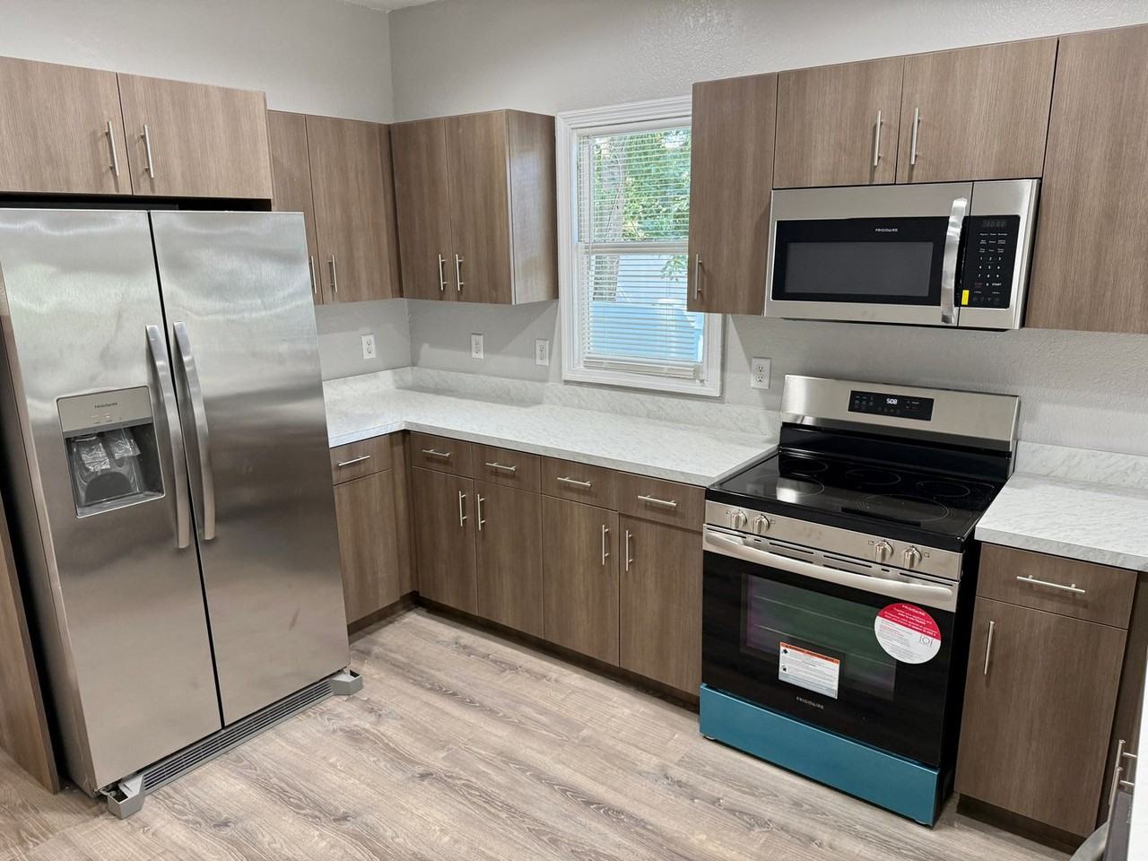 507 E Hugh St - Photo 7 of 24