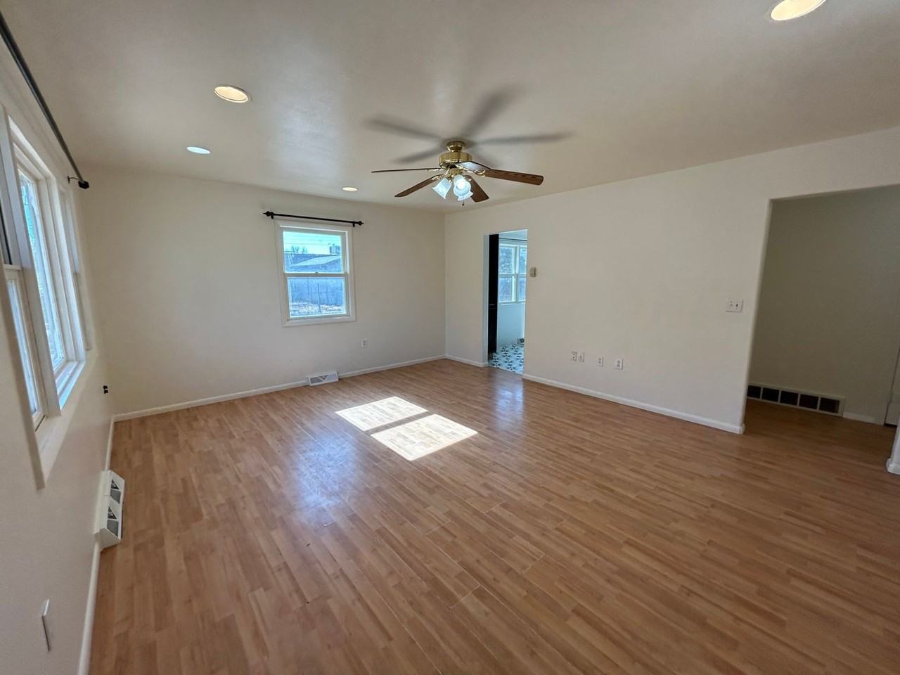 120 N 9th St W - Photo 4 of 50