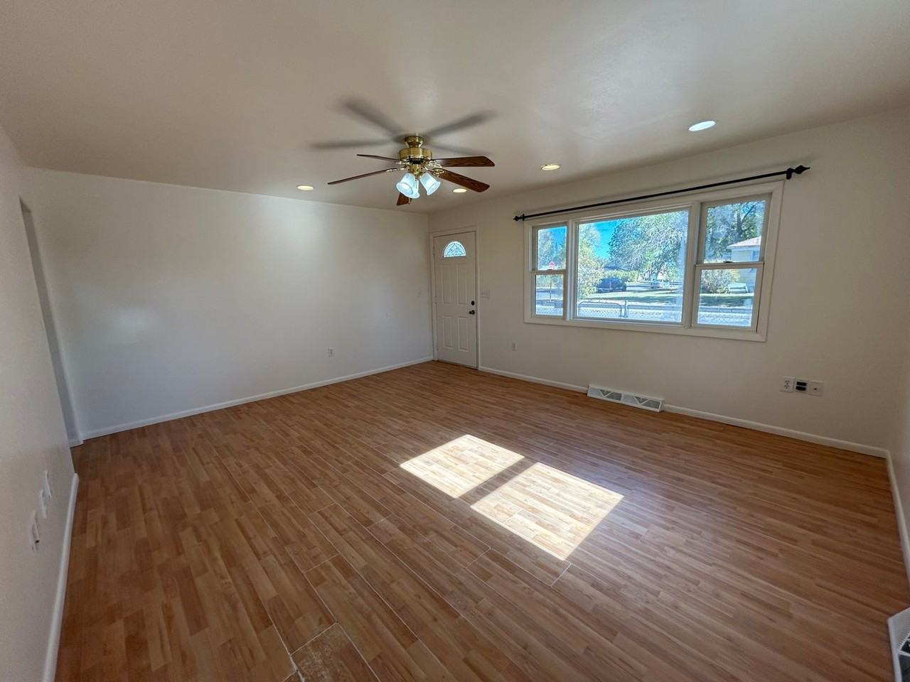 120 N 9th St W - Photo 6 of 50