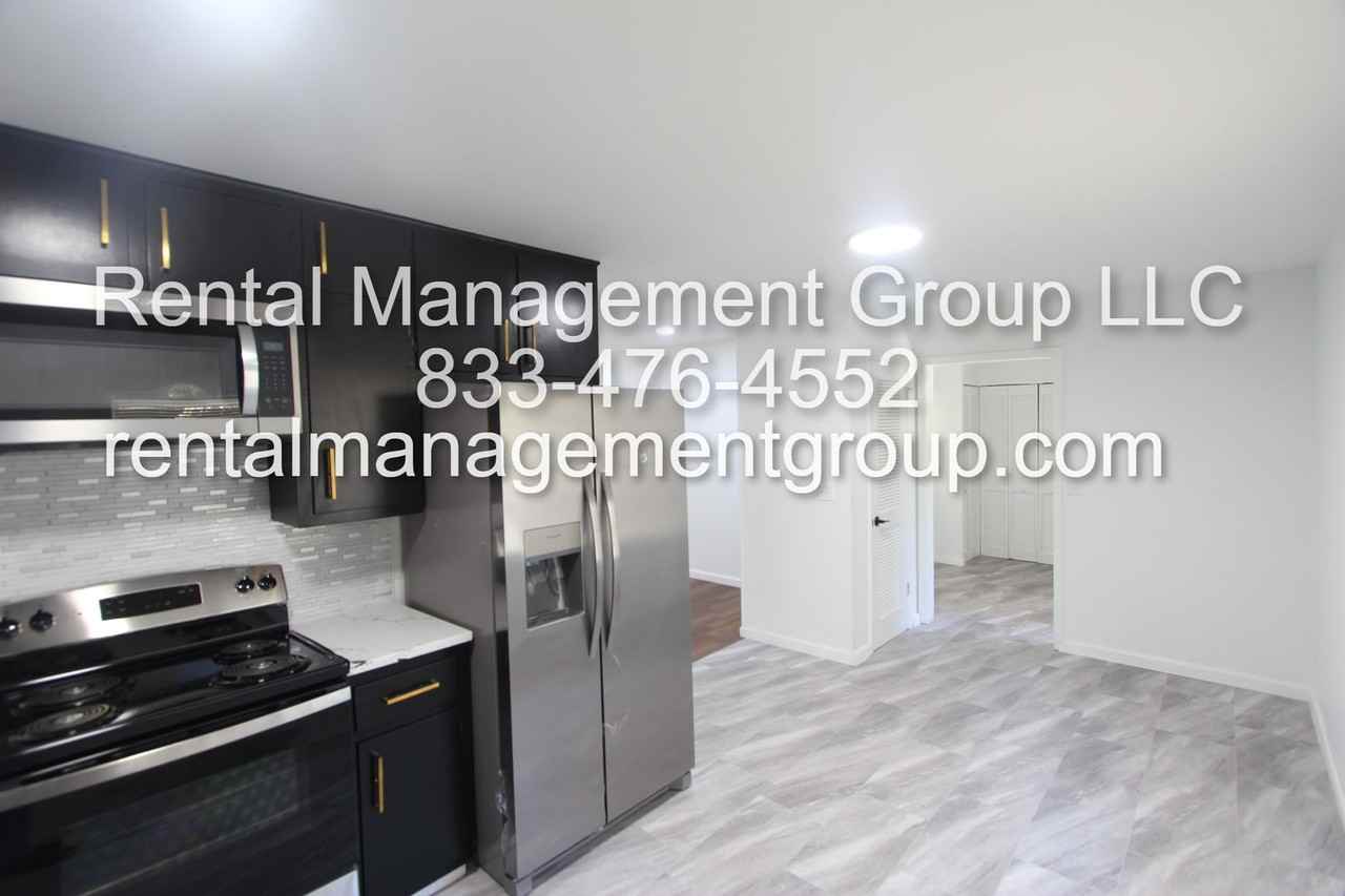 1139 Kawanda Lane Northeast - Photo 5 of 16