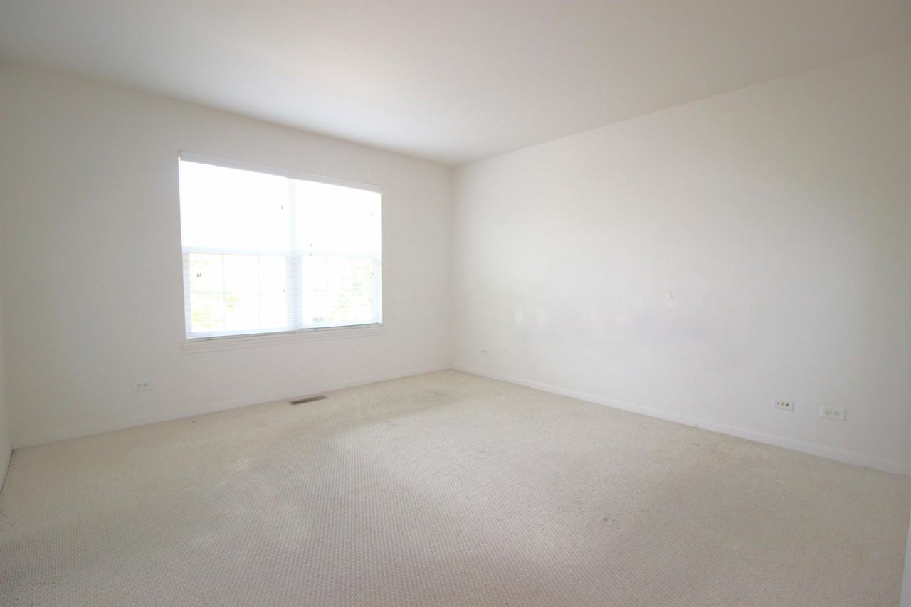 365 Bradbury Ln #1 - Photo 4 of 16