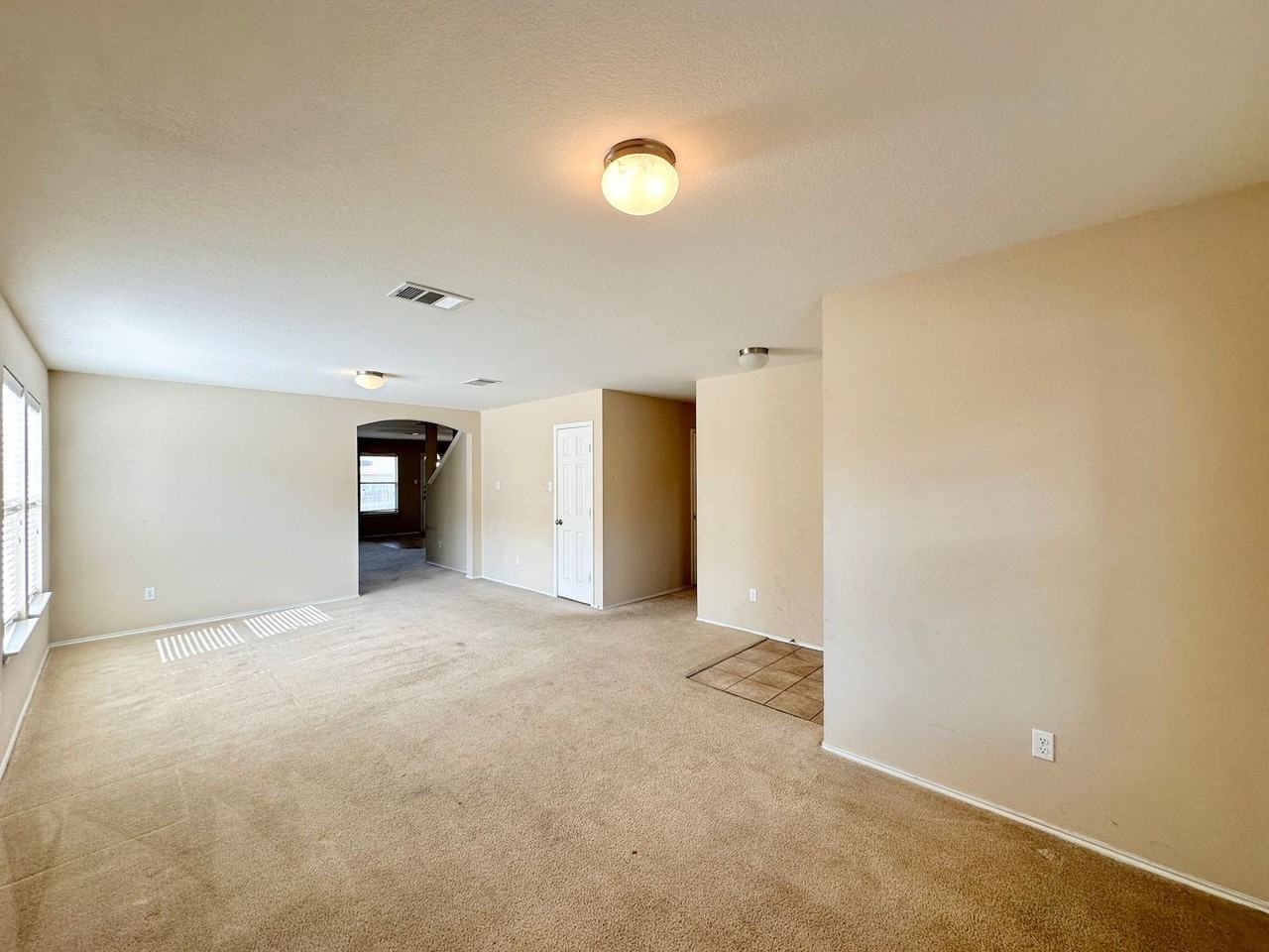 9013 Bellgrove Ct - Photo 3 of 39