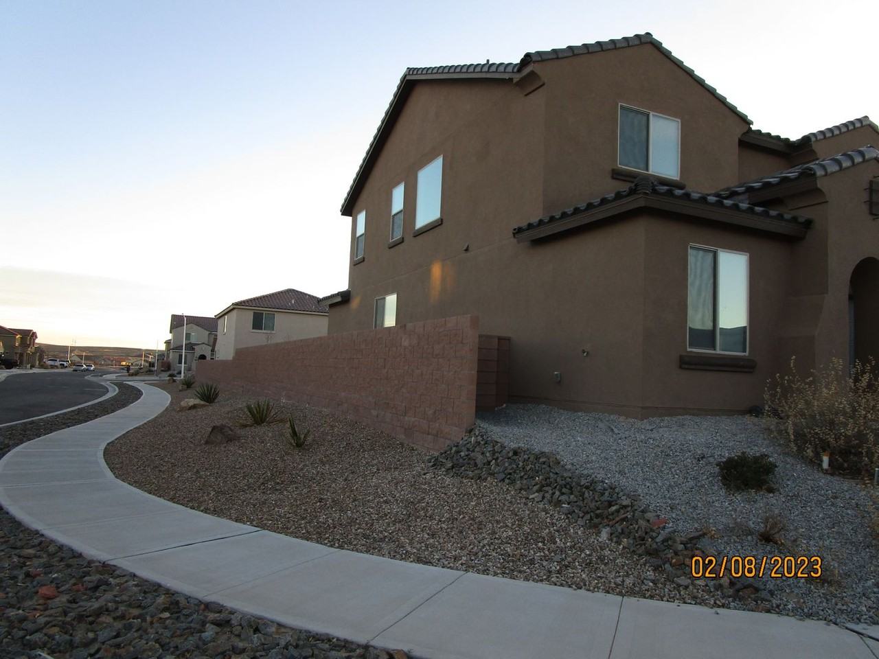 3703 Shannon Ln Ne - Photo 3 of 20