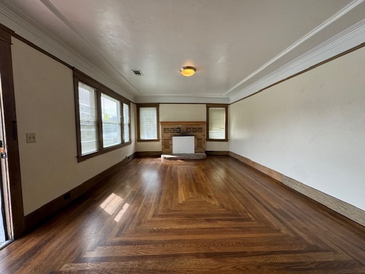 1841 H St - Photo 2 of 15