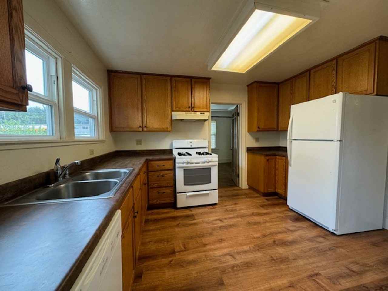 1841 H St - Photo 4 of 15