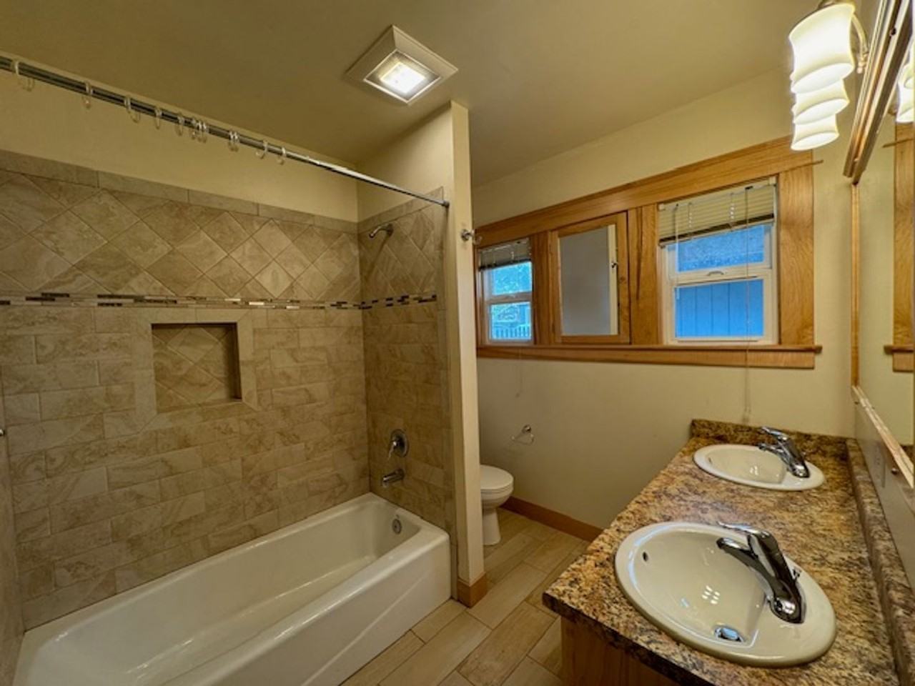 1841 H St - Photo 6 of 15