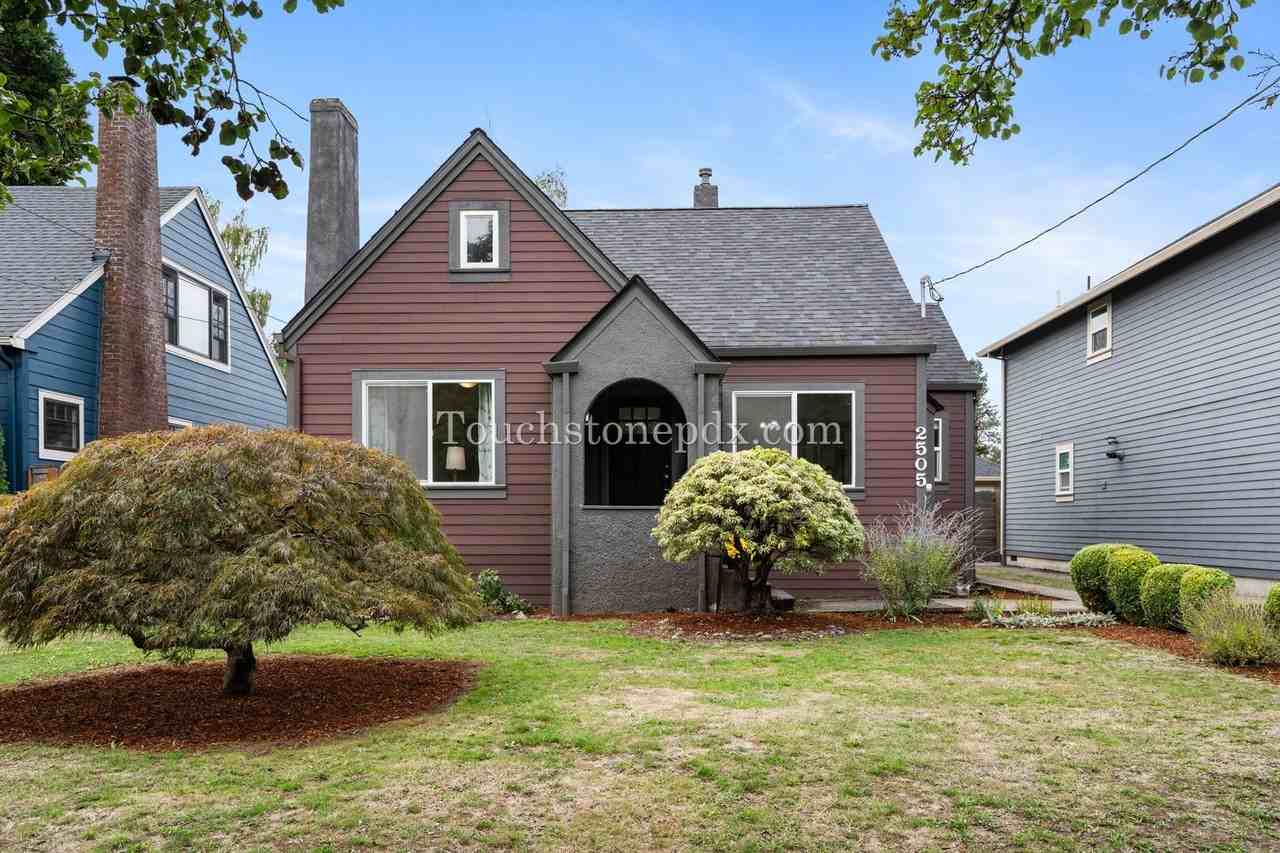 2505 Se 70th Ave - Photo 2 of 42