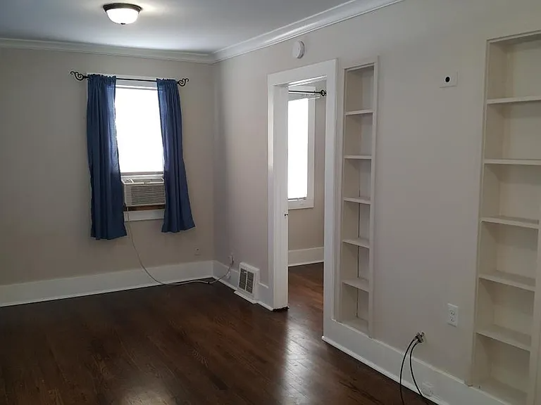 1806 N 49th Ave - Photo 2 of 6