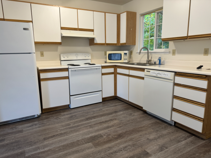 4011 168th Pl Ne #B - Photo 3 of 16