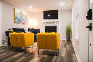 featured image of 6848 Torrance Ln