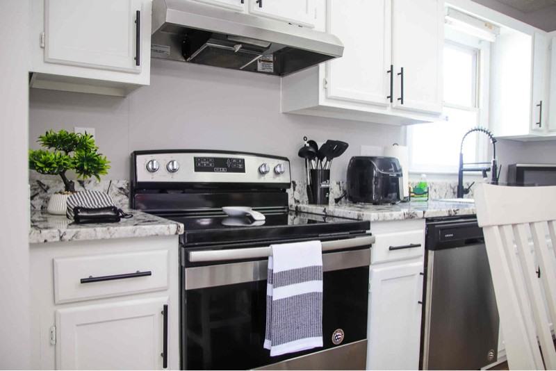 6734 Winchester St - Photo 7 of 25