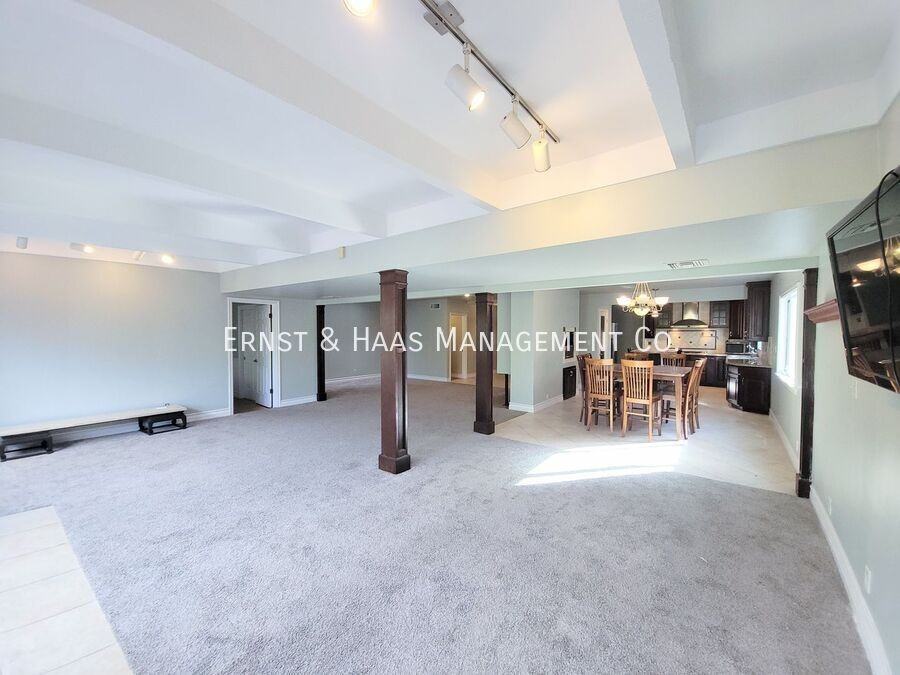 869 Kallin Avenue - Photo 5 of 33