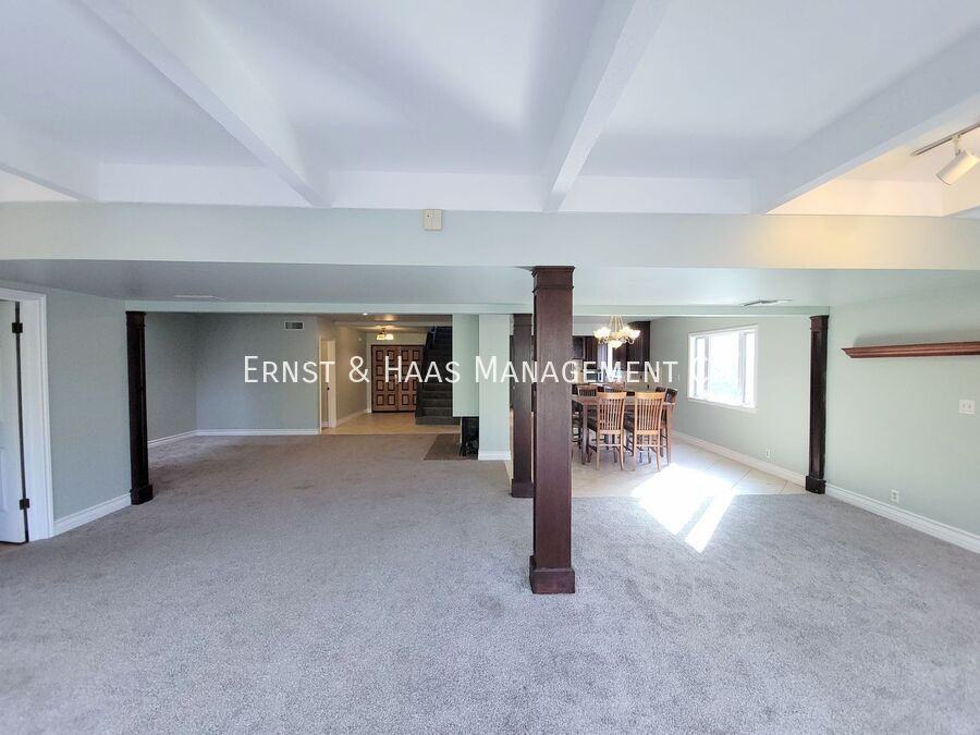 869 Kallin Avenue - Photo 6 of 33