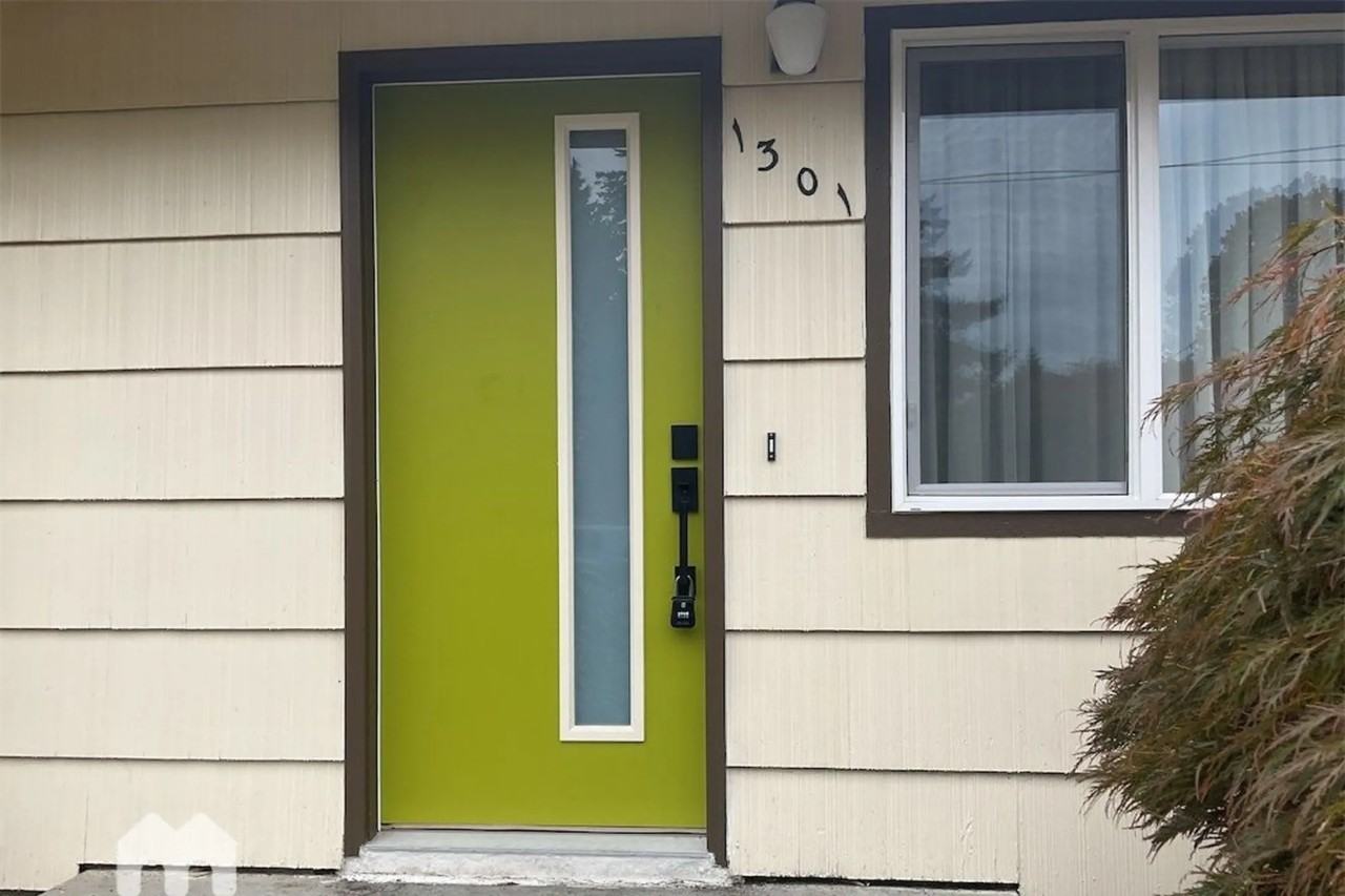 1301 Pierce Pl Ne - Photo 2 of 8