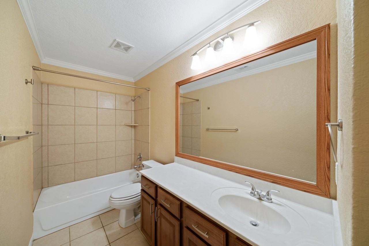 5803 Avalon Ter - Photo 3 of 37