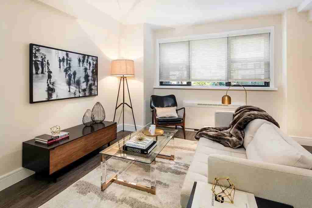 E 63rd St #1L - Photo 2 of 20