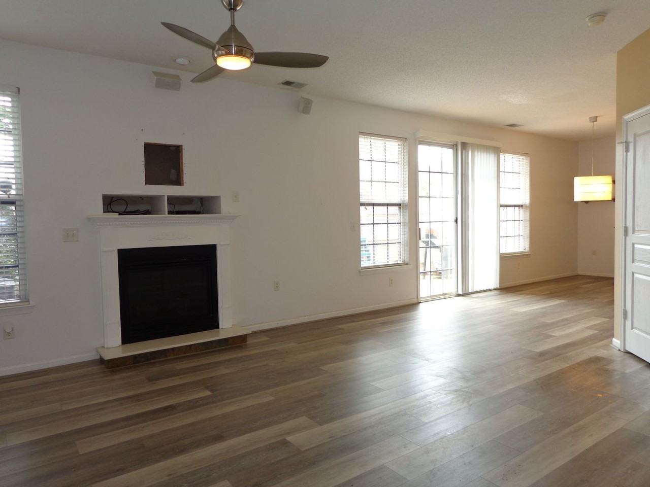 5805 Ludington Dr - Photo 3 of 28