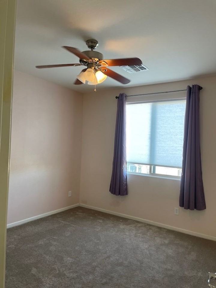 12400 N 153rd Ave - Photo 3 of 38