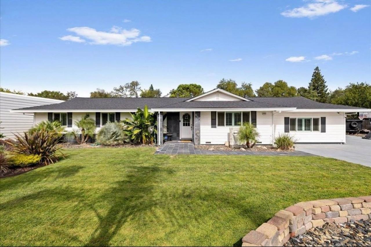 8482 Joe Rodgers Rd - Photo 2 of 34