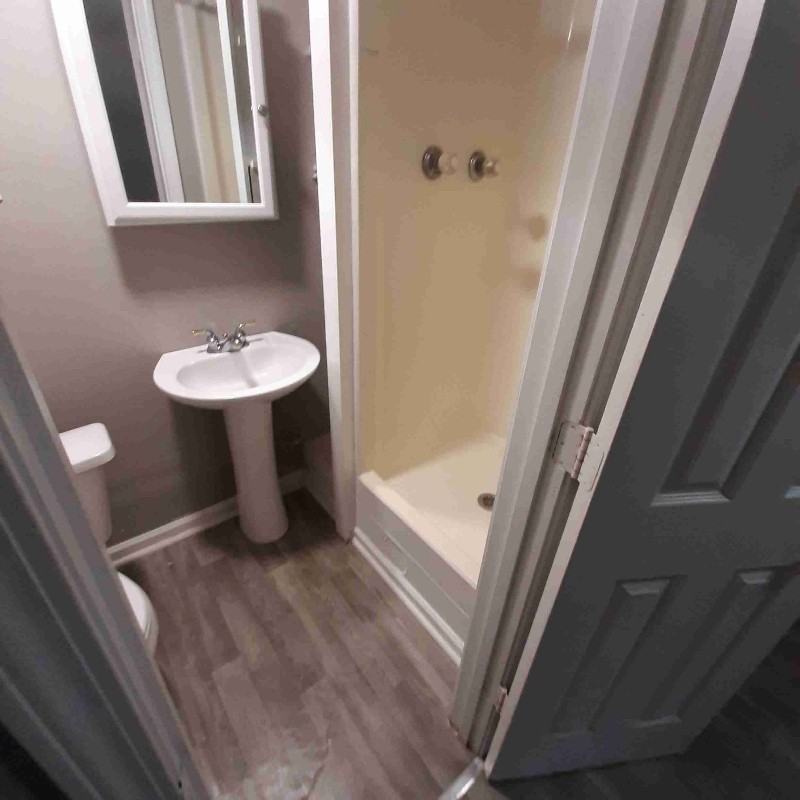 201 Lee St - Photo 3 of 7