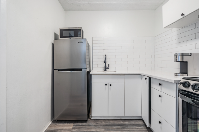 425 2nd St N #12 - Photo 2 of 10