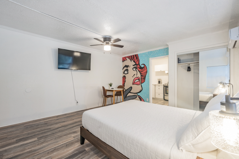 425 2nd St N #12 - Photo 3 of 10