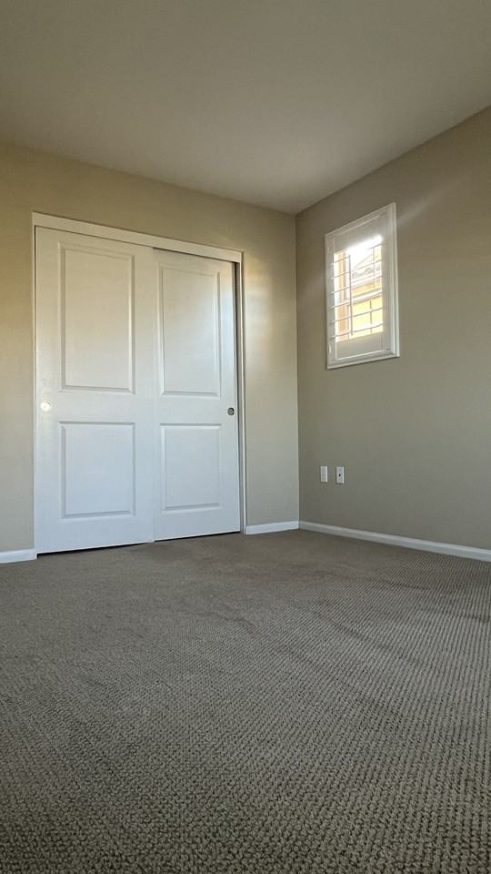 1755 Saltaire Pl - Photo 2 of 8